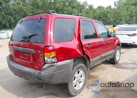 2005 Ford Escape Xlt z USA, uszkodzony, nr VIN 1FMYU93125KB84638
